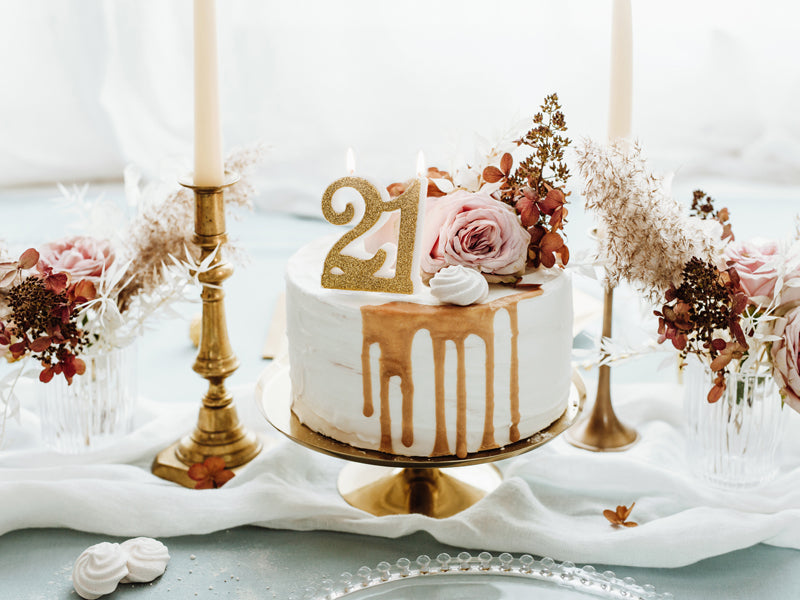 Geburtstagskerze in der Form einer Zahl, 7.5cm, in elegantem goldenen Glitzer - FeierGlanz